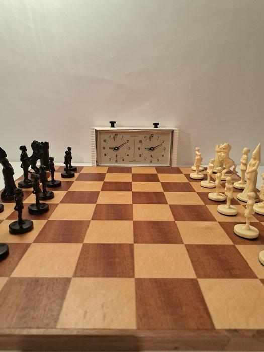Schaakspel - unieke schaakset met schaakklok - hout&kunsstof, Antiek en Kunst, Curiosa en Brocante