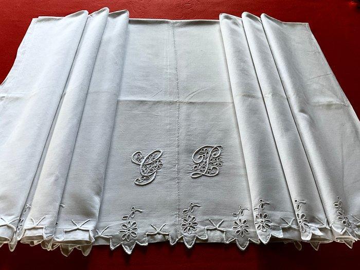 Laat 19e-eeuws beddengoed met geknikte randen en initialen, Antiek en Kunst, Antiek | Tapijten, Tafelkleden en Textiel