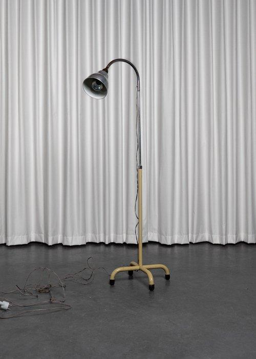 Lamp - Metaal - Medische lamp vintage, Antiek en Kunst, Antiek | Wandborden en Tegels