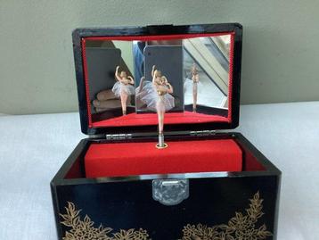 Japanse Vintage houten muziekdoos met ballerina en spiegel -