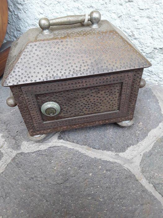 Brandkast - gietijzer - Kluis met sleutels, Antiek en Kunst, Antiek | Overige Antiek