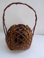 Fine and interesting sign. (Ikkan-sai) basket flower