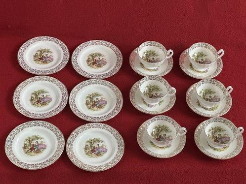 Bone China England - Ontbijtservies (18) - Romantisch -, Antiek en Kunst, Antiek | Meubels | Tafels