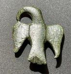 Romain antique Bronze Broche légionnaire en forme daigle, Antiek en Kunst