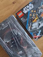Lego - Star Wars - Dark Trooper Helmet - 75343 and Obi-Wan