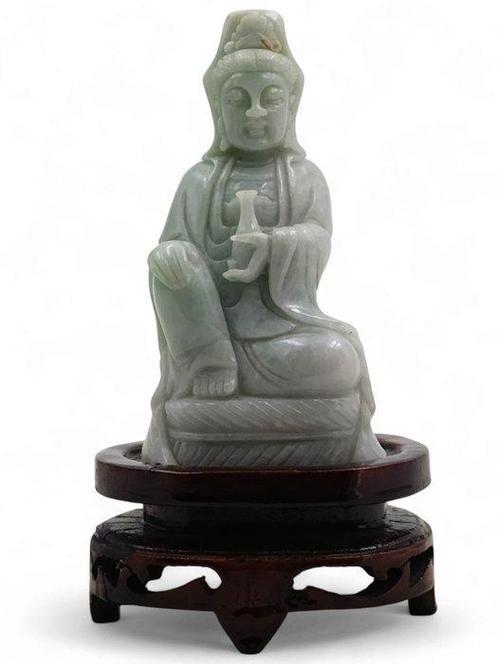 Guanyin sur socle en bois - Pierre - Chine - XXe siècle, Antiek en Kunst, Antiek | Overige Antiek