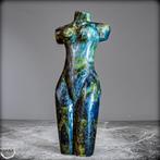 Venusbeeldje van natuurlijke Labradoriet kristal uit, Verzamelen