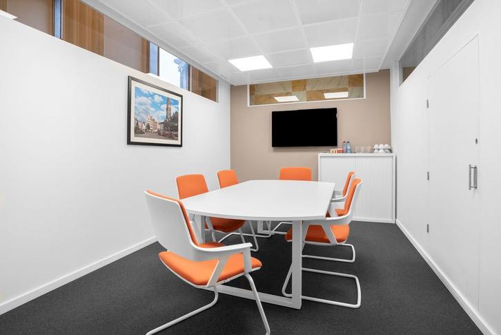 Kantoorruimte voor 4 in Railway Station - Regus Express, Zakelijke goederen, Bedrijfs Onroerend goed