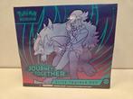 Pokémon - 1 Elite trainer box - Scarlet & Violet—Journey, Hobby en Vrije tijd, Nieuw