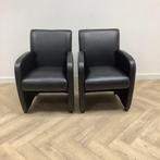 Tweedehands Complete set van 2x fauteuil, zwart lederlook, Gebruikt