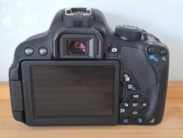 Canon EOS 700D Digitale camera beschikbaar voor biedingen