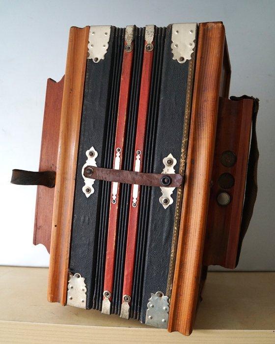 Melodeon - trekzak (lepelbasser) - - Muziekinstrumenten -, Muziek en Instrumenten, Blaasinstrumenten | Blokfluiten