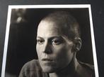 Alien 3 - Signed by Sigourney Weaver, with Letter of, Nieuw