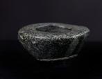 LÉgypte ancienne, petit bol doffrande en serpentine de la
