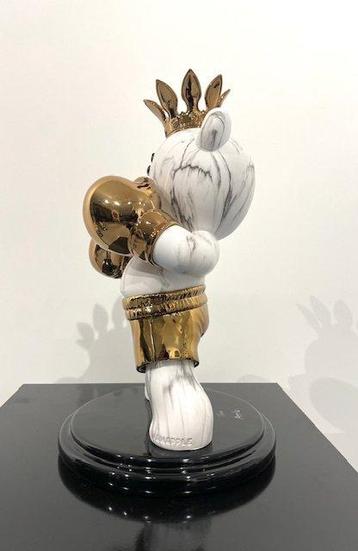Van Apple - The Boxing Bear LV Brons beschikbaar voor biedingen