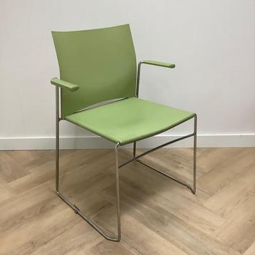 Tweedehands kunststof kantinestoel / stapelstoel, groen-, Huis en Inrichting, Stoelen, Gebruikt, Eén