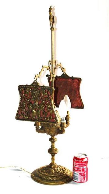 Tafellamp met beeldje - Hoogte 72 cm - Brons, Zijde - Oud