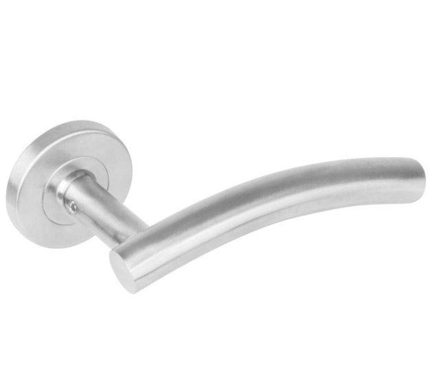 Intersteel deurkruk gebogen op rond rozet RVS, Doe-het-zelf en Bouw, Hang- en Sluitwerk, Ophalen of Verzenden