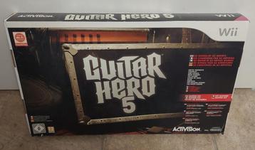 Guitar Hero 5 met gitaar in doos (Nintendo wii tweedehands disponible aux enchères