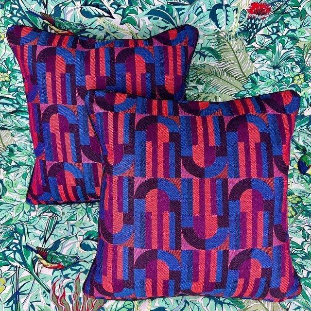 Métaphores Nieuwe set van twee - Kussen, Antiquités & Art, Tapis & Textile