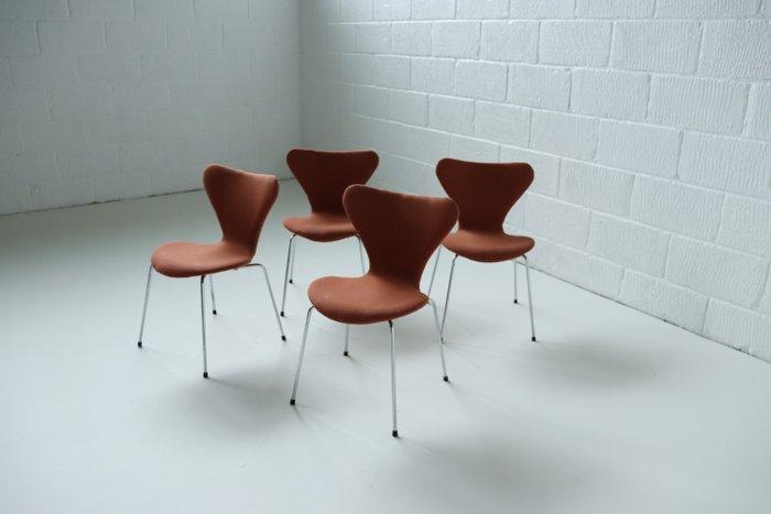 Fritz Hansen - Arne Jacobsen - Stoel (4) - Series 7 / Model, Antiek en Kunst, Antiek | Meubels | Stoelen en Sofa's