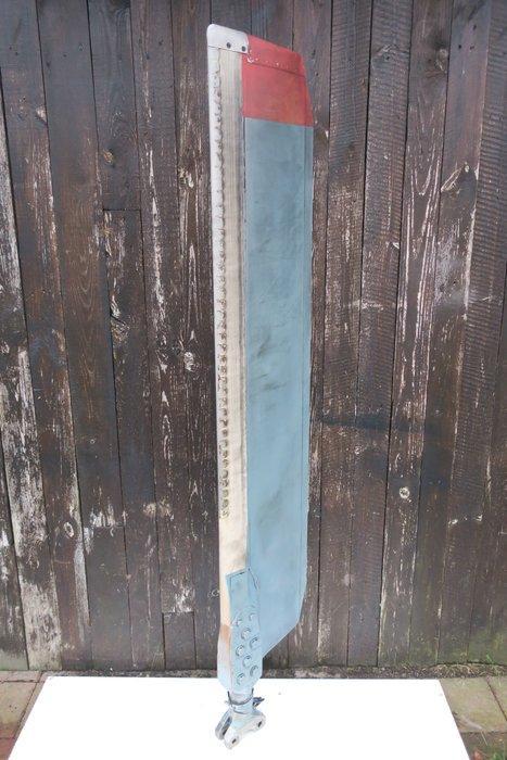 widnik - Helikopterpropeller - Een propeller van militaire, Antiquités & Art, Antiquités | Assiettes décoratives & Carrelages