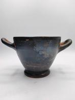 Grec ancien, Grande-Grèce Skyphos en céramique des Pouilles