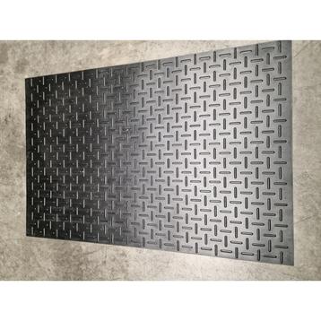 Stalmat volrubber mat 1220 x 1830 x 17 mm, urinebestendig, beschikbaar voor biedingen