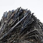 Stibnite lumineuse et iridescente, Roumanie Cristaux sur