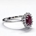 Ring - 18 karaat Witgoud - 1.10ct. tw. Robijn - Diamant, Handtassen en Accessoires, Ringen, Nieuw