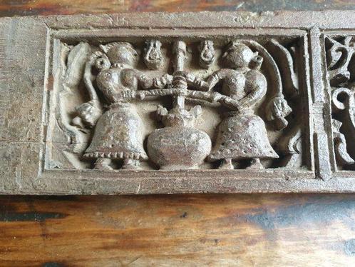 Houten paneel met Ganesha, vrouwen en een mand van, Antiek en Kunst, Kunst | Niet-Westerse kunst