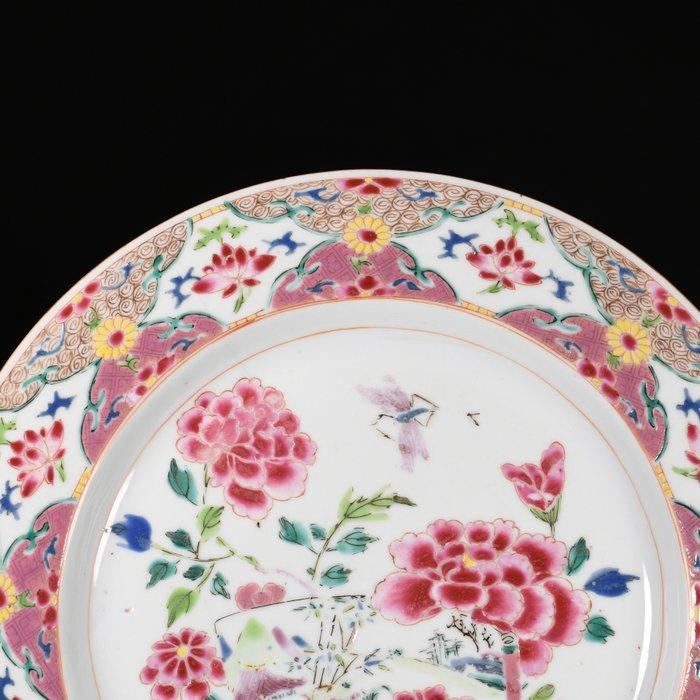 Bord - Assiette Famille Rose à décor de pivoines et paysages, Antiquités & Art, Antiquités | Autres Antiquités