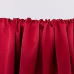 Glanzender und changierender Stoff aus schwerem Satin –