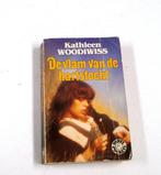 Vlam van de hartstocht 9789010038975 Kathleen Woodiwiss, Boeken, Verzenden, Gelezen, Kathleen Woodiwiss