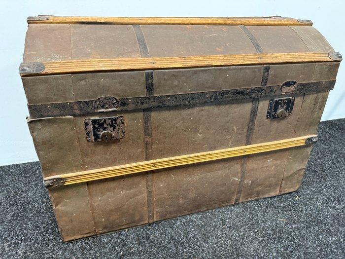 Kist - Metaal, Hout - Zweedse reiskoffer, Antiek en Kunst, Curiosa en Brocante