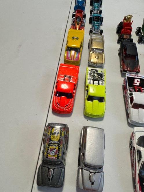 Hot Wheels 1:64 - Modelauto (84) - Hot Wheels, Hobby en Vrije tijd, Modelauto's | 1:5 tot 1:12