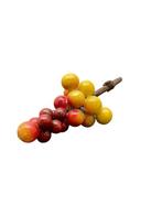 Figuur - Marmeren fruit, acht stuks.