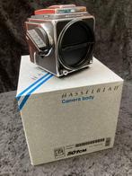 Hasselblad, Carl Zeiss 501CM + Makro-Planar 4/120mm + acc. |, Audio, Tv en Foto, Nieuw