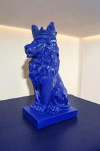 Timo Wedell (1994) - sculptuur, Lion Like Yves Klein - 35 cm