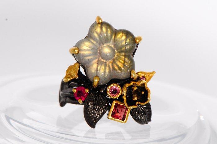 925 zilver zwart gerhodineerd - labradoriet - granaat -, Verzamelen, Mineralen en Fossielen