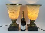 Lampe de table (2) - Une paire de grandes lampes à balustre., Antiek en Kunst