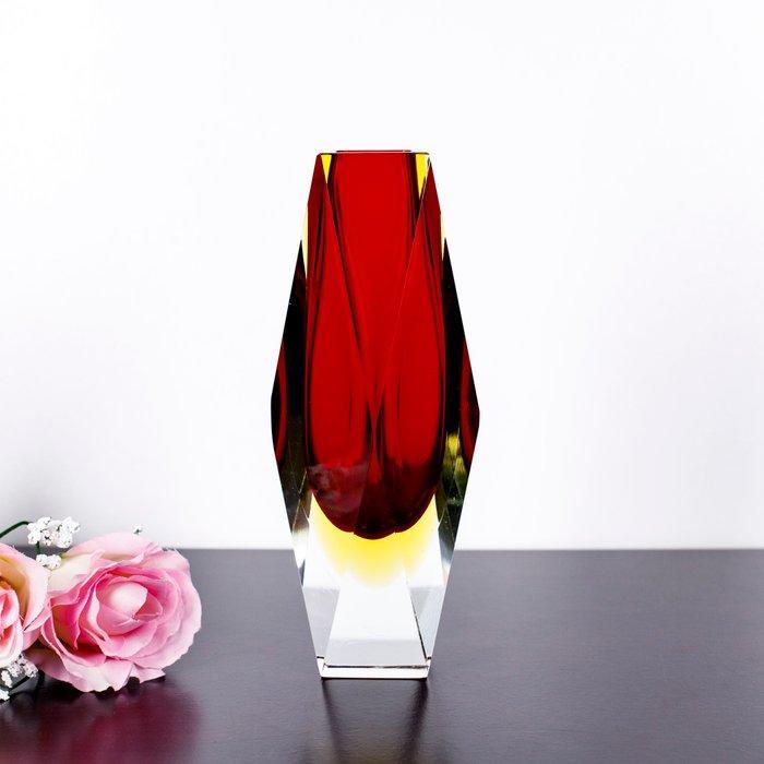 Vaas - Uraniumglas, Antiek en Kunst, Antiek | Glaswerk en Kristal