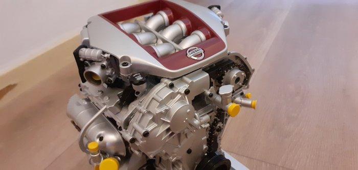 Modelauto - IXO Collections Nissan GTR VR38DETT schaal 1:5, Hobby en Vrije tijd, Modelauto's | 1:5 tot 1:12