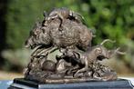 Beeld, dogs attack bear - 18 cm - bronze marble, Antiek en Kunst
