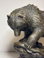 sculptuur, Bruine beer met Forel - 15.5 cm - Brons, Antiek en Kunst