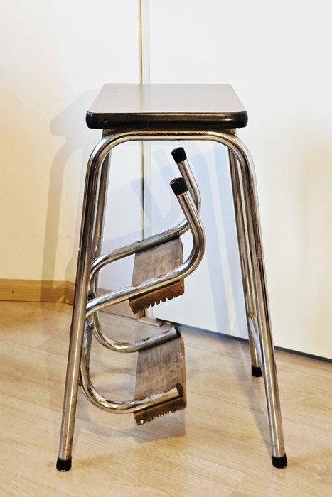 Brabantia - Kruk - Staal, Hout - Disigne Kruk / trapje, Antiquités & Art, Antiquités | Meubles | Chaises & Canapés