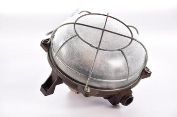 Industriële ronde wandlamp met kooi | Oude bakelieten  wand