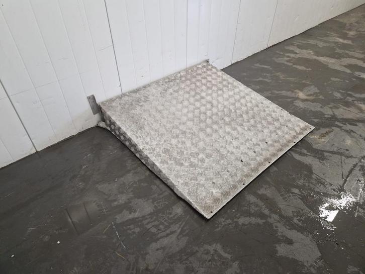 Oprijplaat voor koel- en vriescel 101 x 100 x 16 cm, Zakelijke goederen, Horeca | Keukenapparatuur, Gebruikt, Koelen en Vriezen