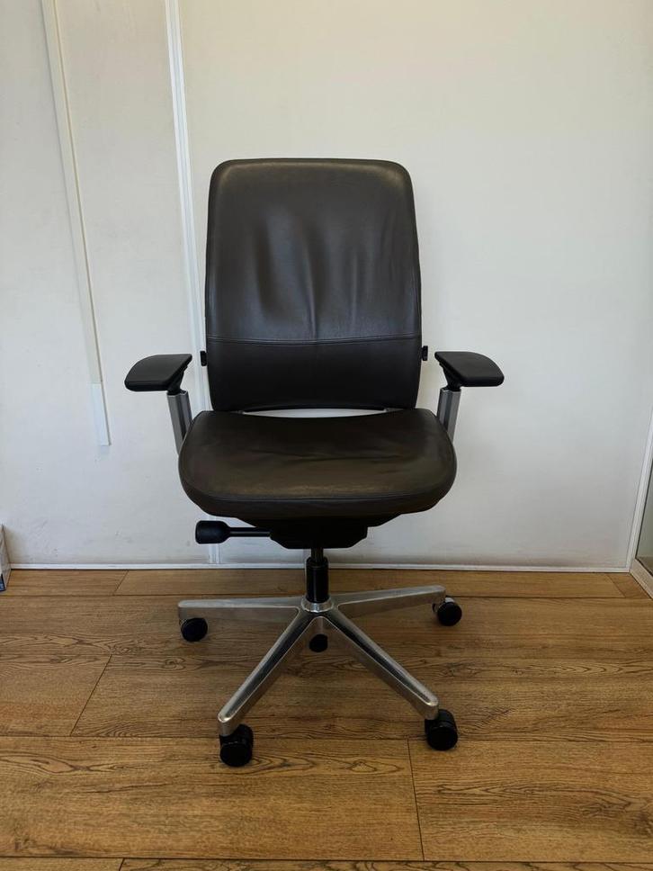 Refurbished Steelcase Amia - Bruin Leer - 5 Jaar Garantie!, Huis en Inrichting, Bureaustoelen, Bureaustoel, Bruin, Zo goed als nieuw