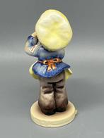 Goebel - M.I. Hummel - Beeld, The little chef presents the